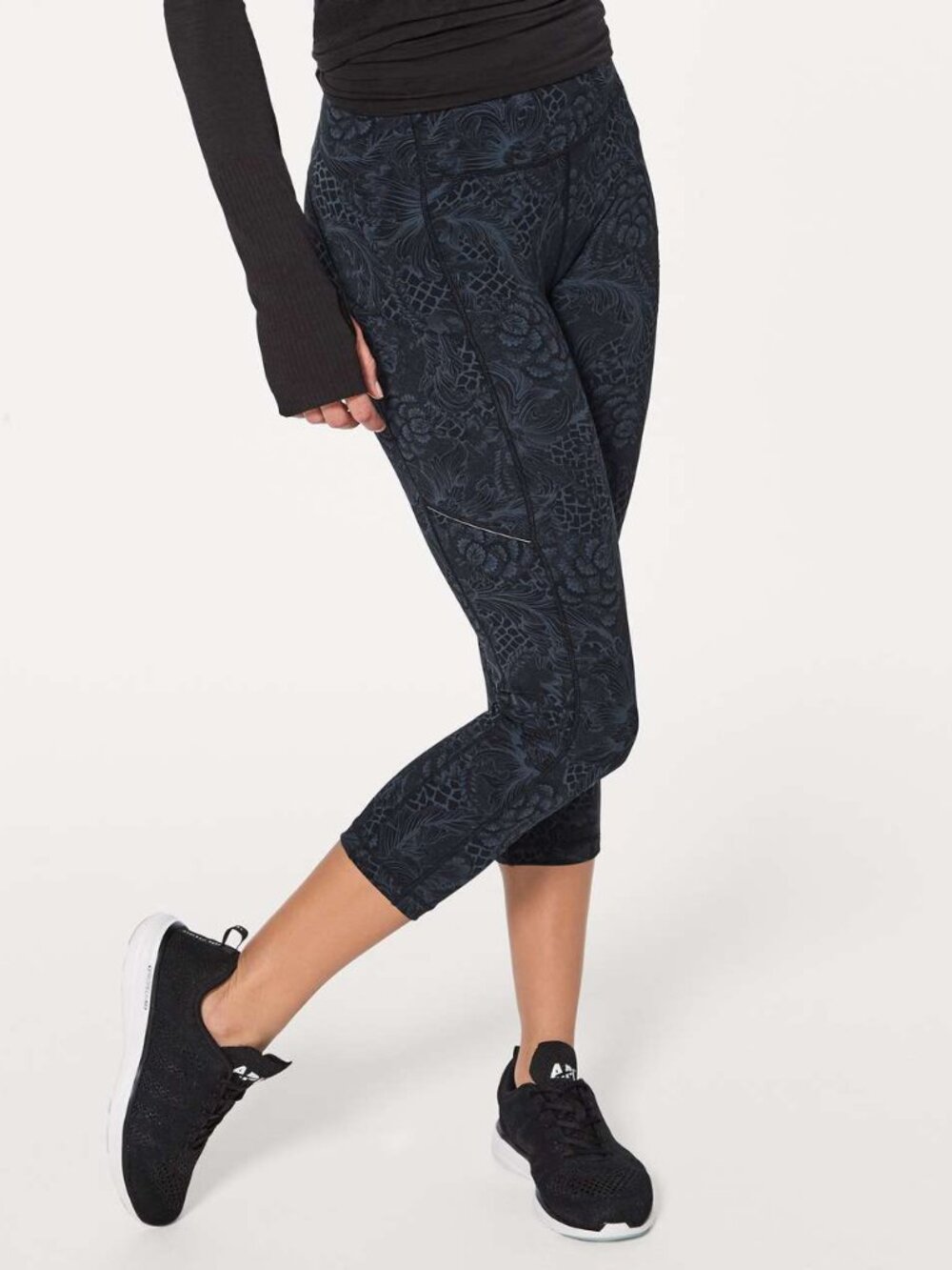 Lululemon Women's Speed Up Crop - Navy/Floral